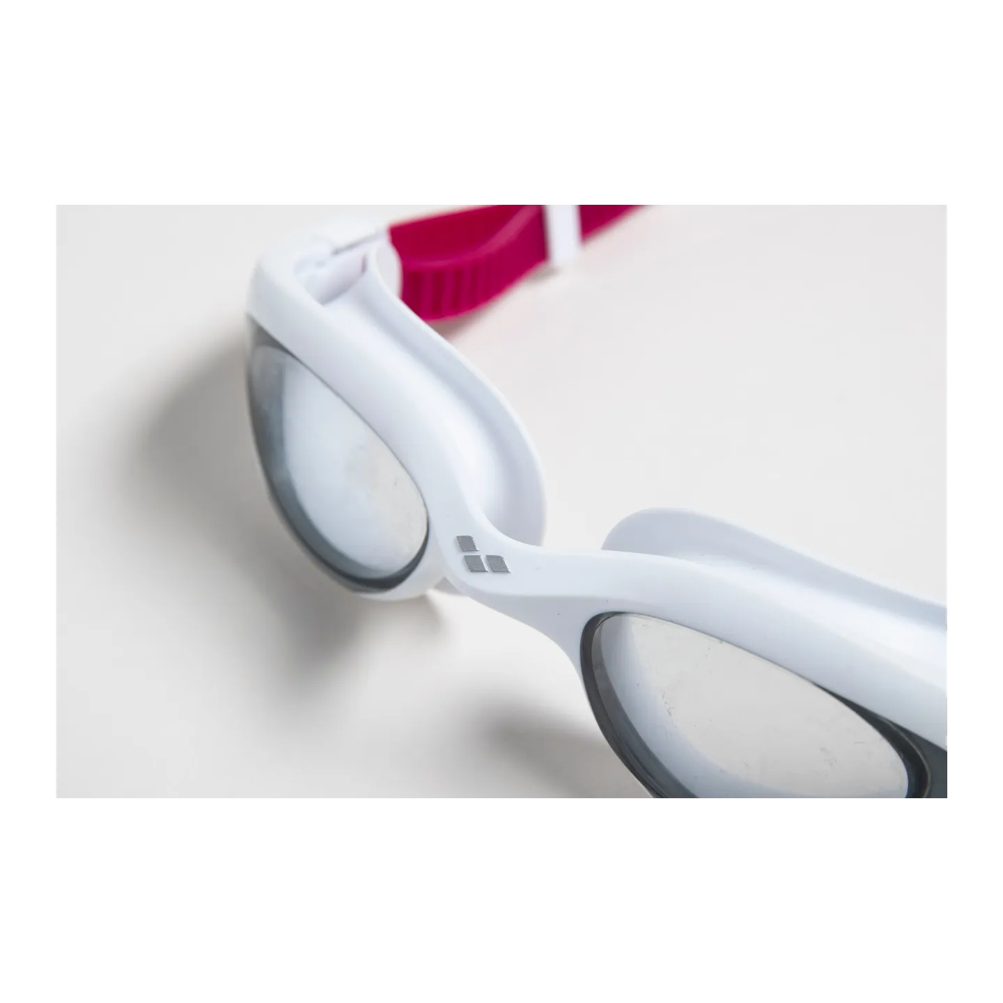 Lunettes The One Woman Smoke White Purple